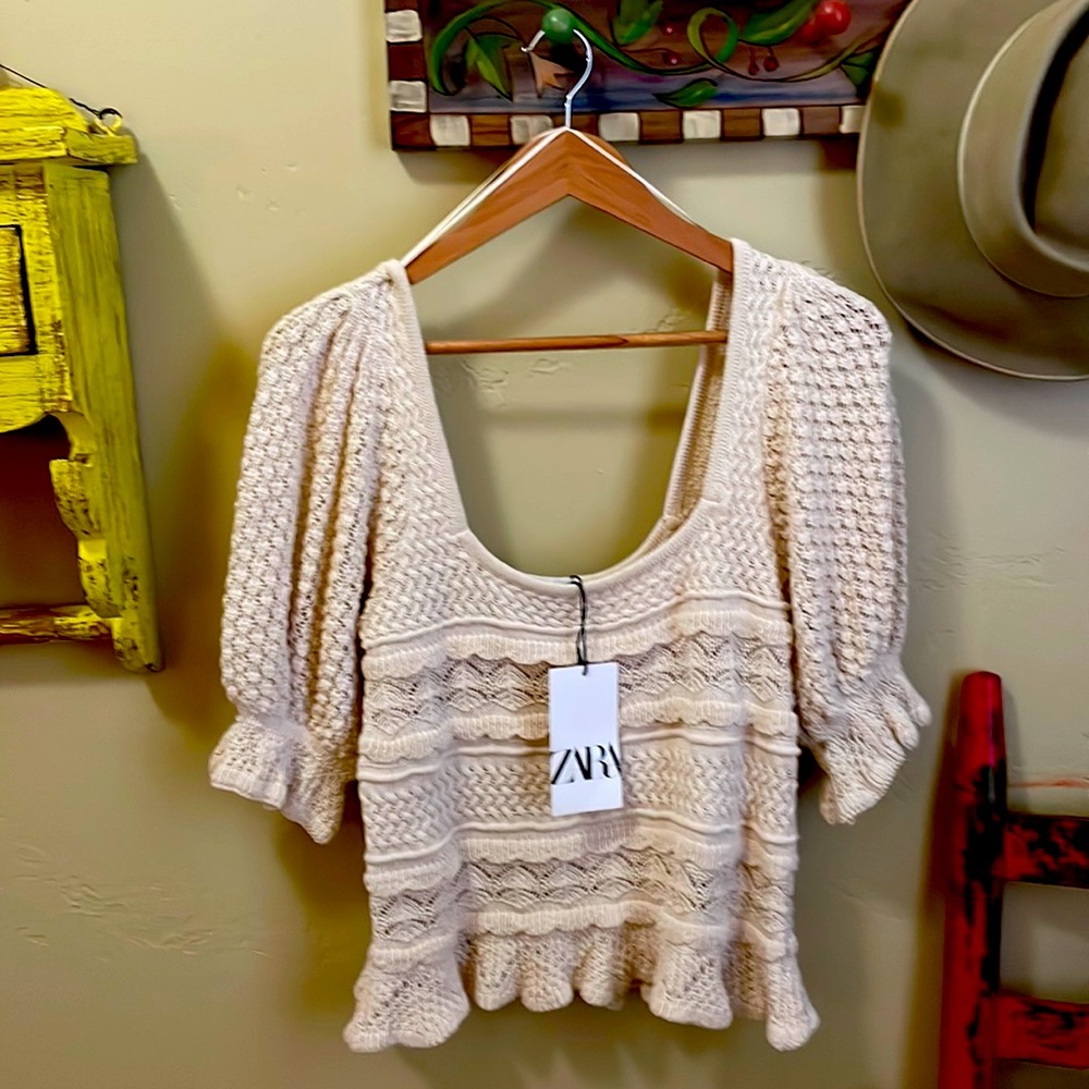 Zara off white crop sweater